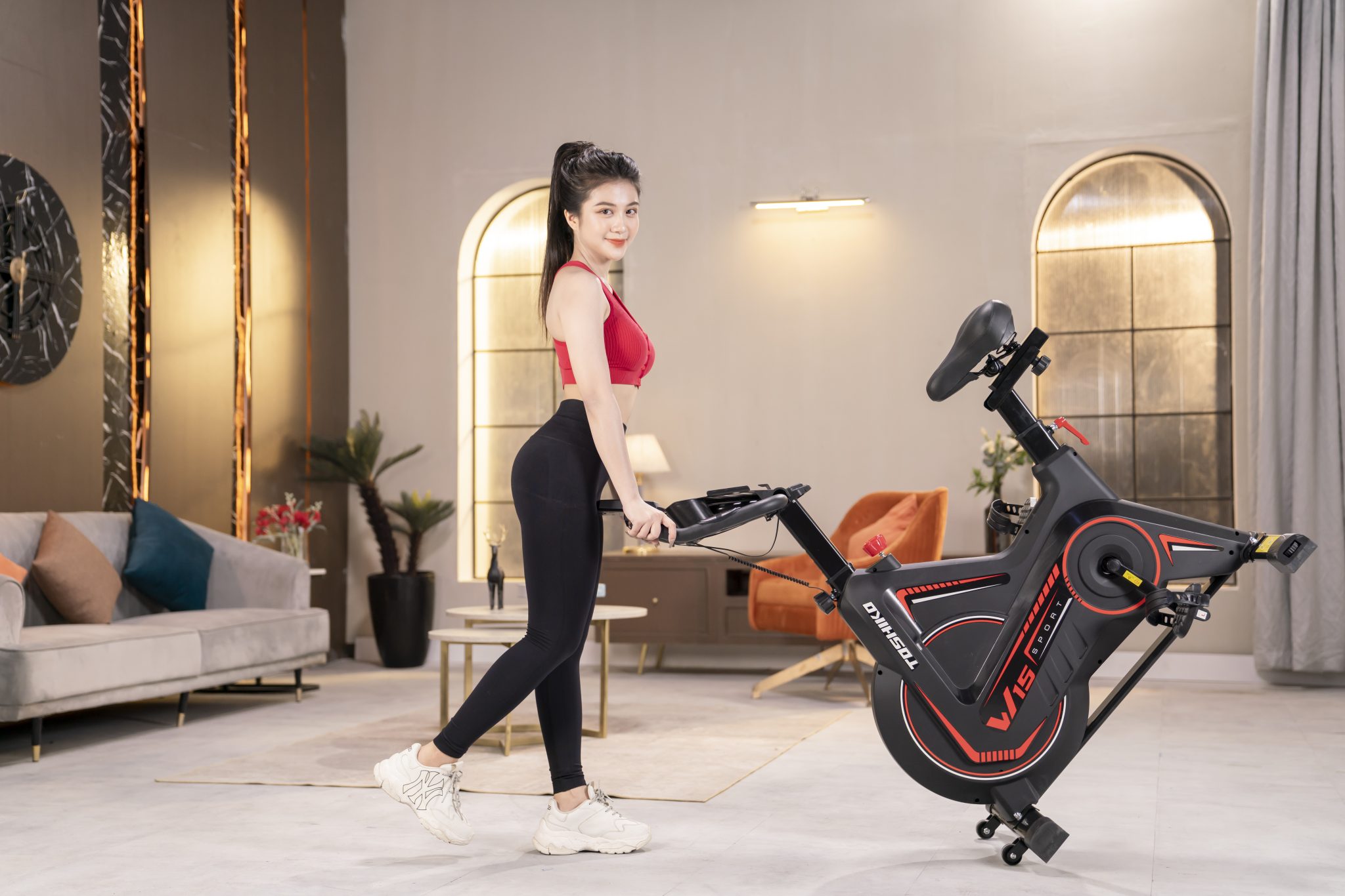 Xe đạp tập thể dục tại nhà Toshiko W15, khung xe thép chống rỉ [Lắp đặt tại nhà], phanh từ êm ái không gây ồn, điều chỉnh yên xe linh hoạt theo dáng ngồi, cảm biến nhịp tim theo nhịp đạp