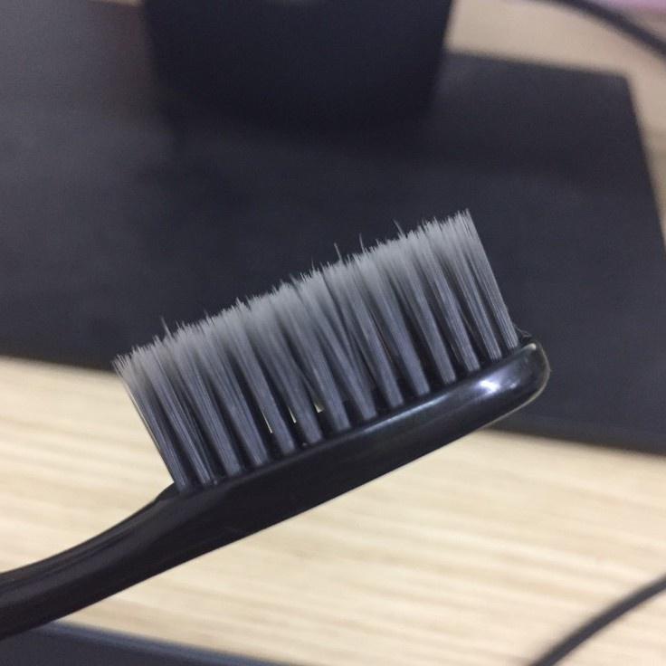 BÀN CHẢI ĐÁNH RĂNG THAN HOẠT TÍNH HÀN QUỐC