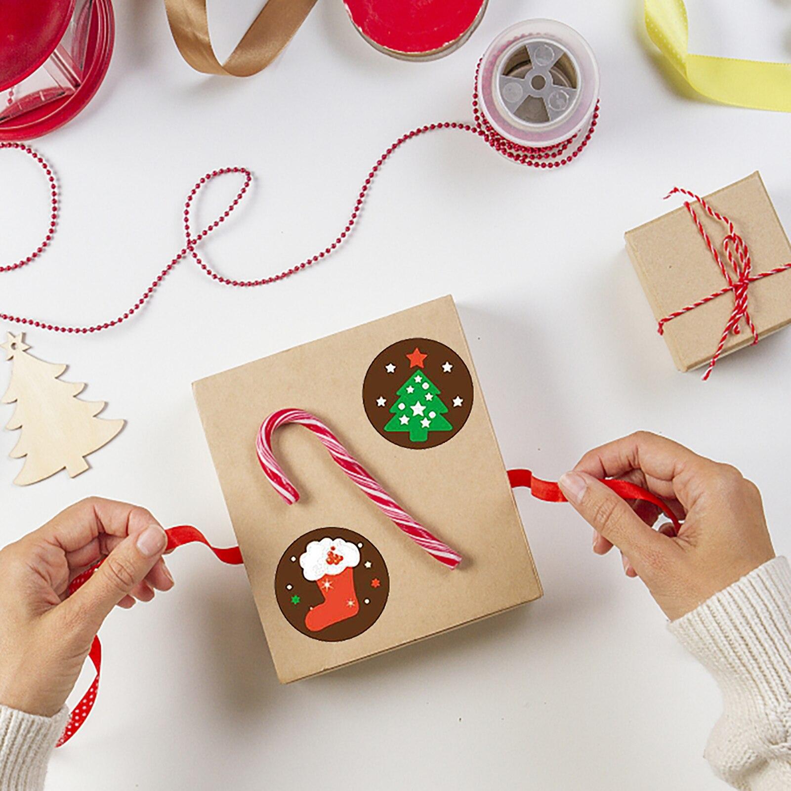 Cuộn 500 Miếng Dán Trang Trí Giáng Sinh