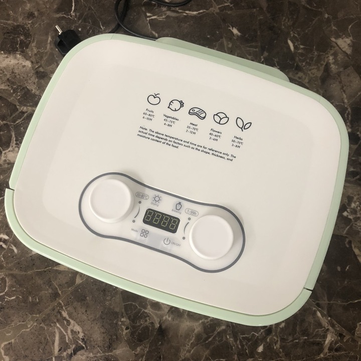 Máy sấy thực phẩm và trái cây BioloMix BFD0108, công suất 300W, 5 khay sấy, nhiệt độ điều chỉnh: 30 ~ 80 ℃