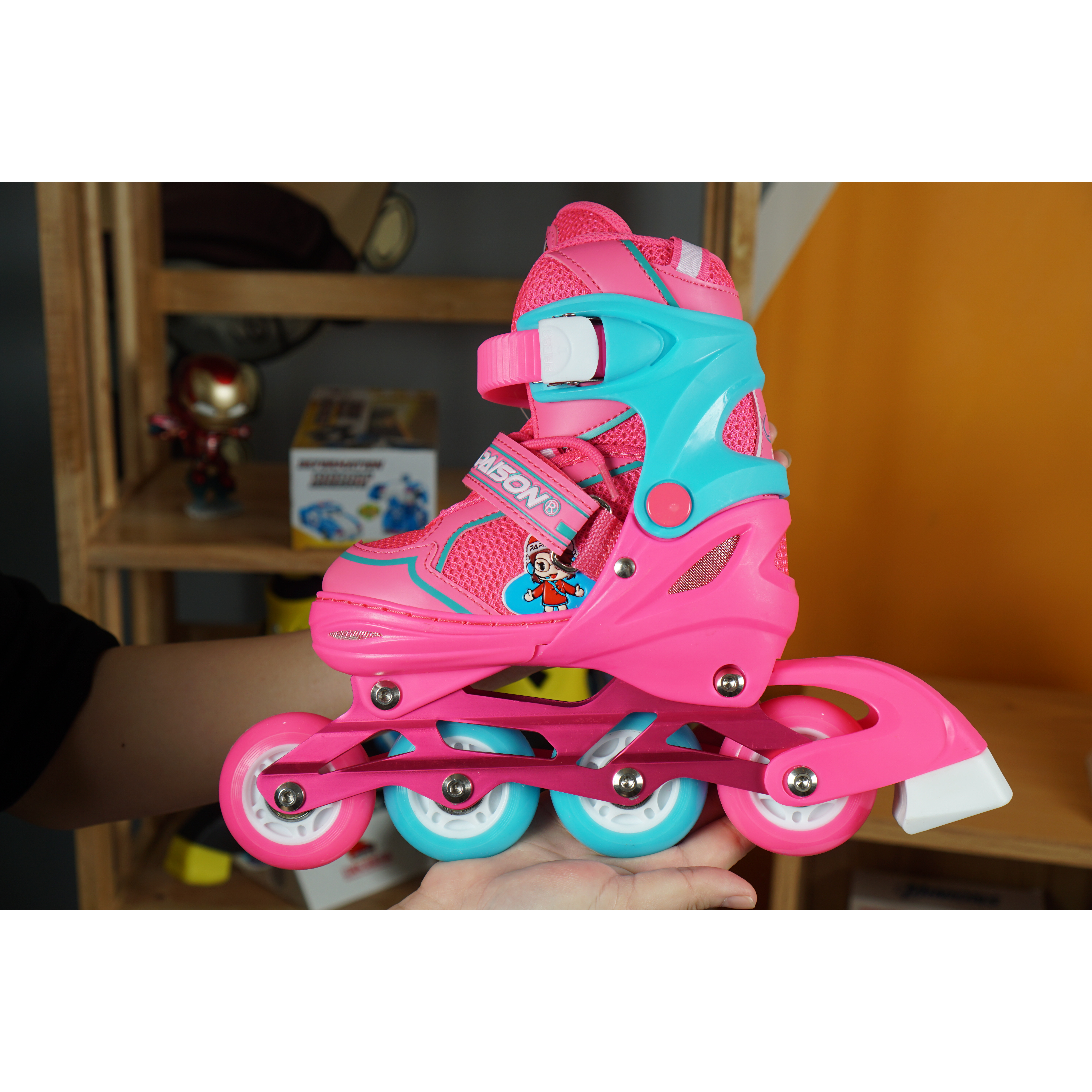 Giày Trượt Patin Papaison Kid với thiết kế an toàn, êm ái, màu sắc ưa nhìn, bắt mắt, đây là mẫu giày phù hợp với cả bé trai lẫn bé gái ưa thích vận động