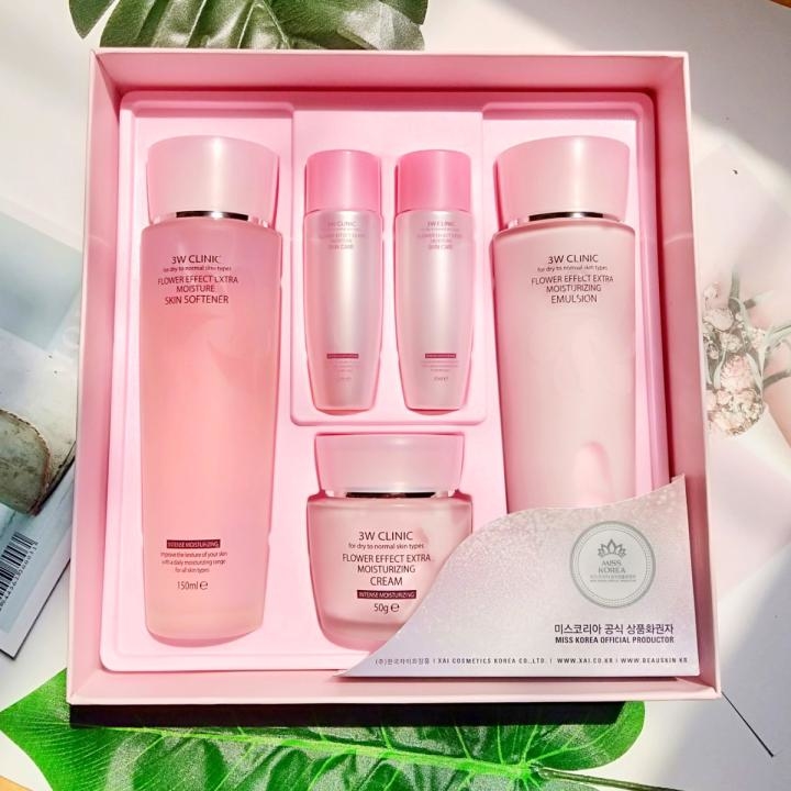 Bộ dưỡng trắng da Chống Lão Hóa Tinh Chất Hoa Hồng 3W Clinic Flower Effect Extra Moisturizing Skin care Set Hàn Quốc