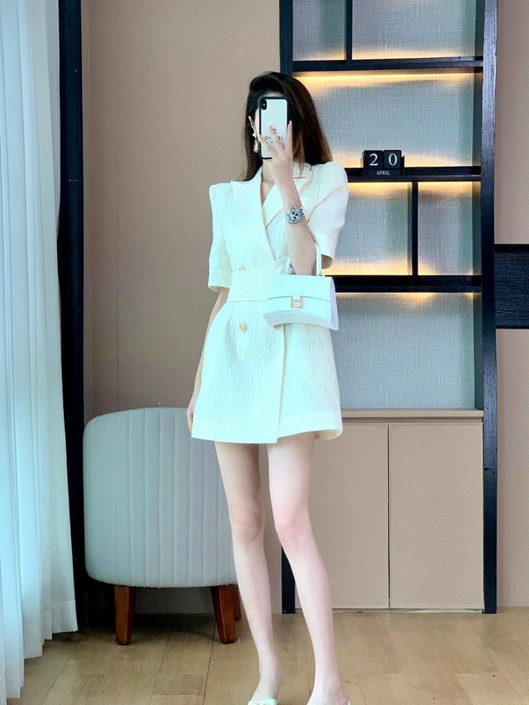 ĐẦM VEST CHẤT GẤM PHỐI NÚT TAY LỞ 12837