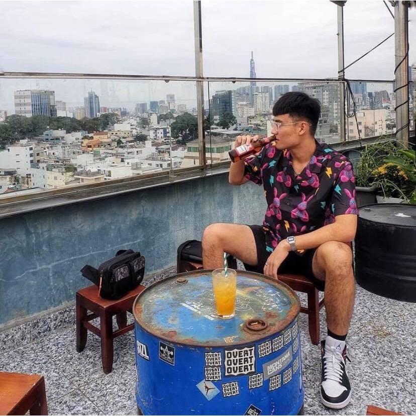 Áo Sơ Mi Nam Tay Lỡ Họa Tiết Thỏ Nâu Form Rộng Chất Vải Lụa Mềm