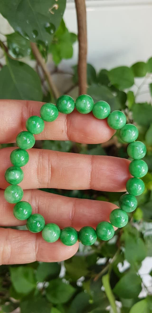 Vòng tay phong thủy đá cẩm thạch xanh tươi size hạt 8mm hay 8li màu xanh ngọc tươi trẻ đẹp nữ mệnh mộc mệnh hỏa mệnh thủy ạ