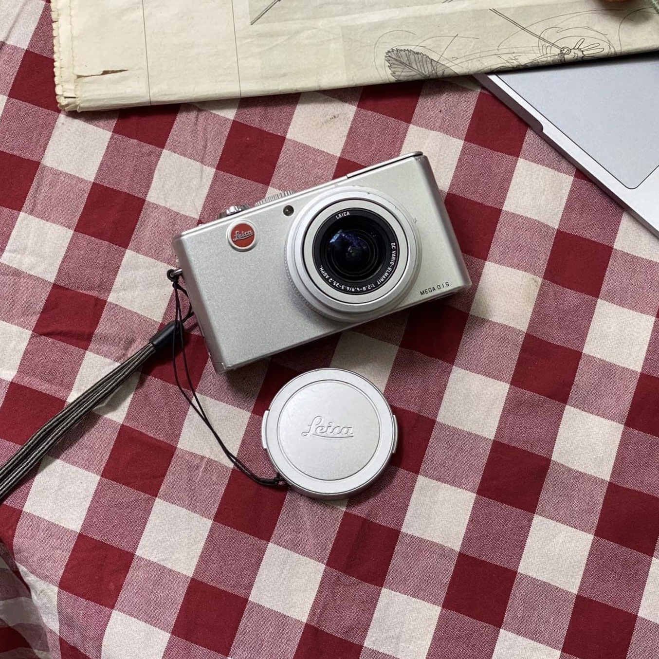 máy ảnh digital leica dlux 2