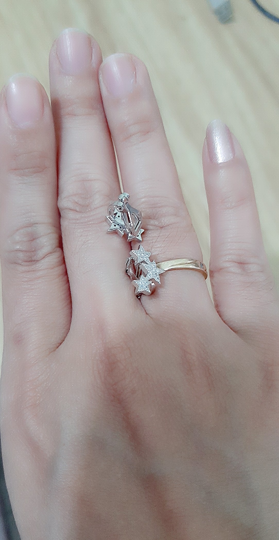 Bông tai kẹp ngôi sao nạm đá zircon BHBT407