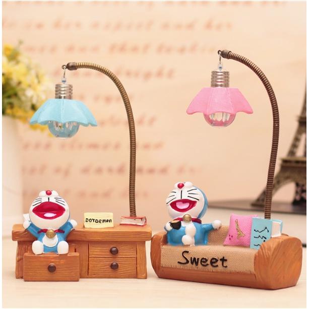 Đèn Ngủ Doraemon Siêu Dễ Thương Cute Đang Làm Việc, Đèn Decor Trang Trí, Quà Tặng Sinh Nhật, Lưu Niệm