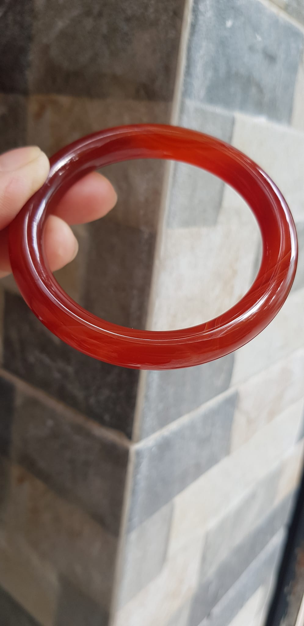 Vòng tay nữ đá mã não đỏ tươi vân đẹp mới Vòng Ni 55mm x cọng 9mm Nữ mệnh hỏa mệnh thổ 53kg - 62kg đeo ạ