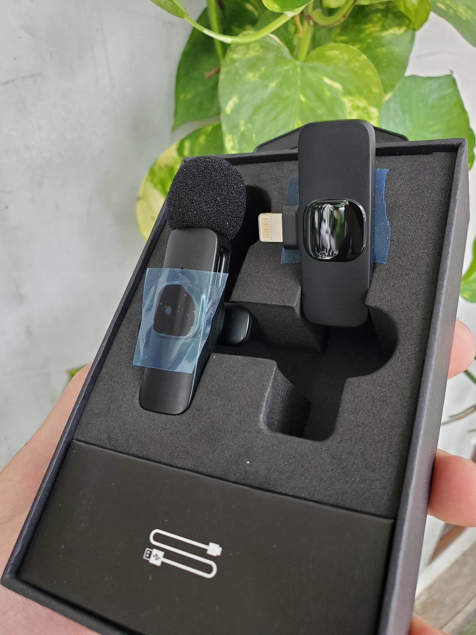 Micro không dây K9 PRO khử tiếng ồn quay video vlog review sản phẩm kết nối IOS Hoặc Type C (1 mic) micro cài áo mini cắm vào và dùng ngay hỗ trợ ghi hình video, phát trực tiếp trên tiktok, fb , quay Vlog