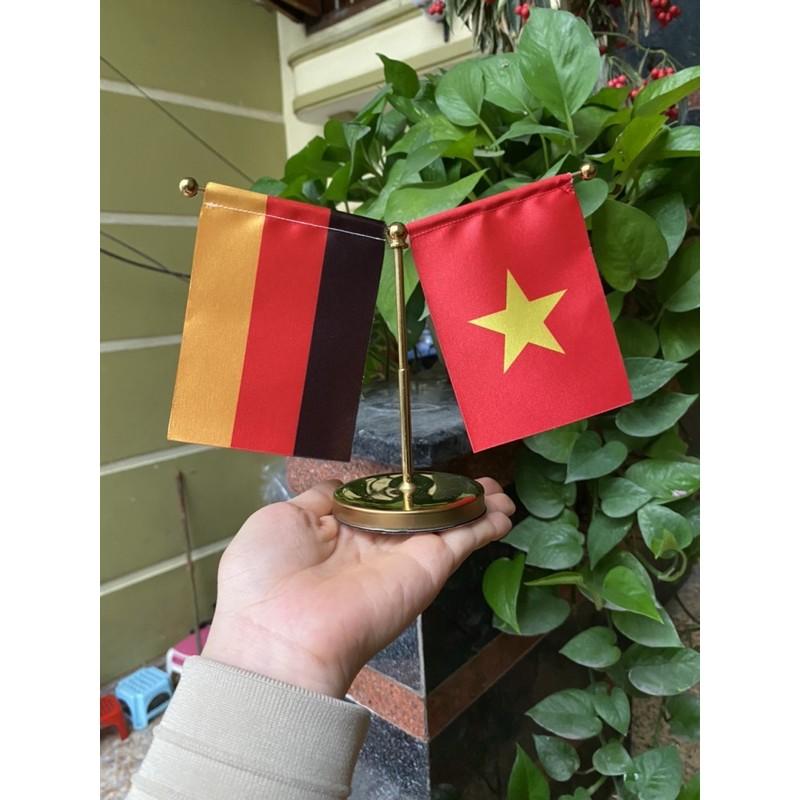 Táp lô ô tô Việt - Đức