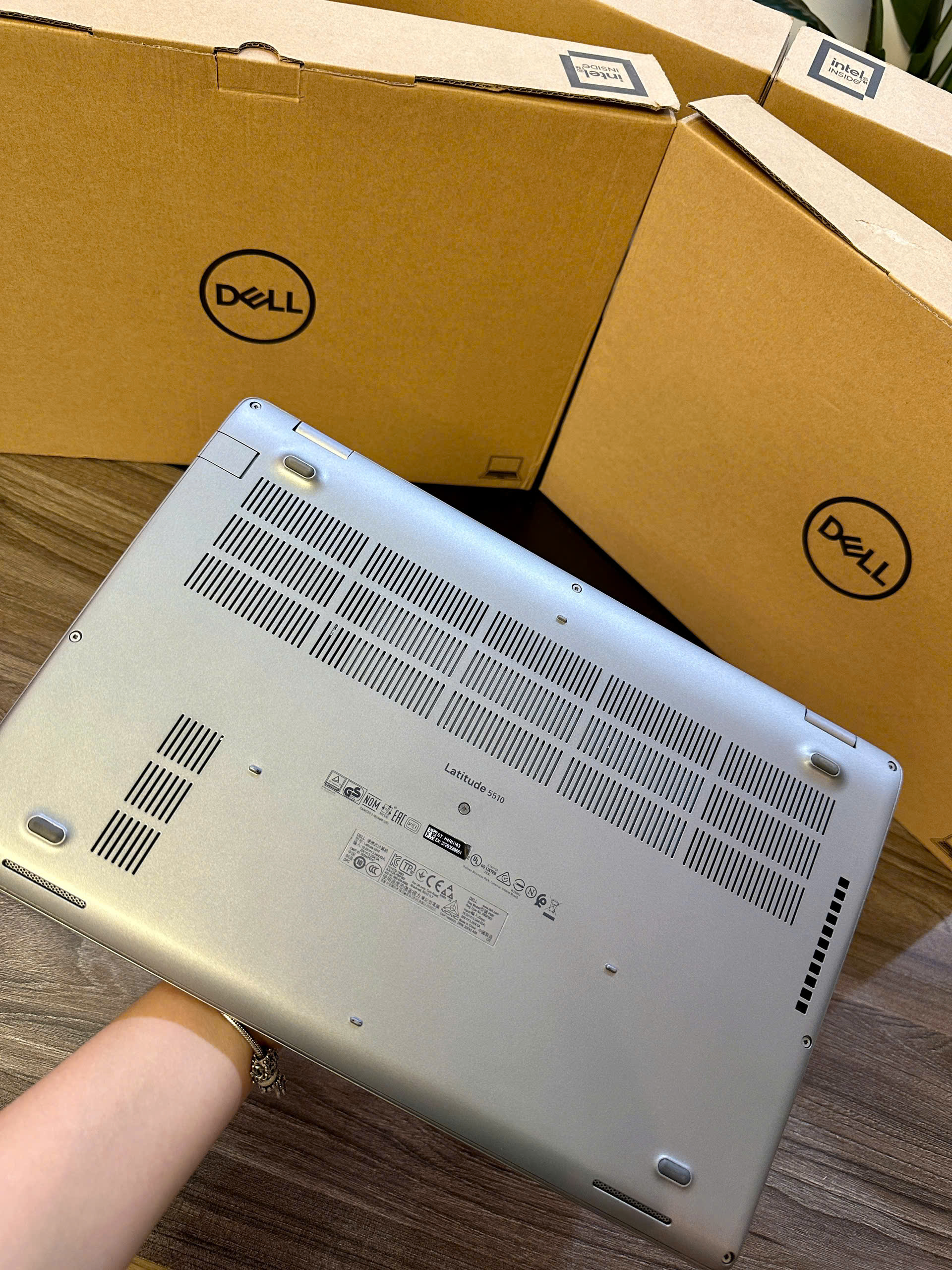 Dell Latitude 5510 Core i5-10310U Ram 16GB SSD 256GB 15.6 inch FHD - Hàng Chính hãng