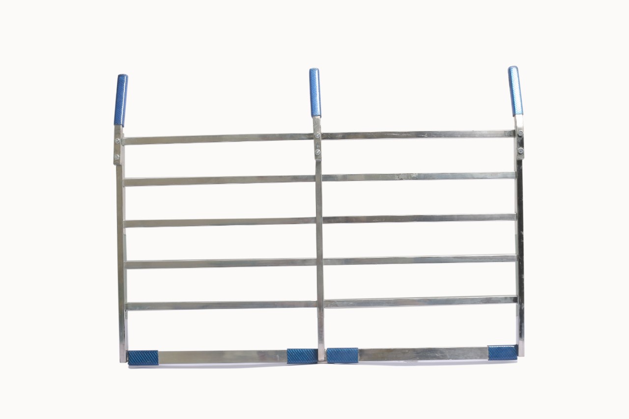 Thang dắt xe máy inox bản rộng 75cm. ( cho thềm cao từ 8 - 32 cm. bảo hành 12 tháng )