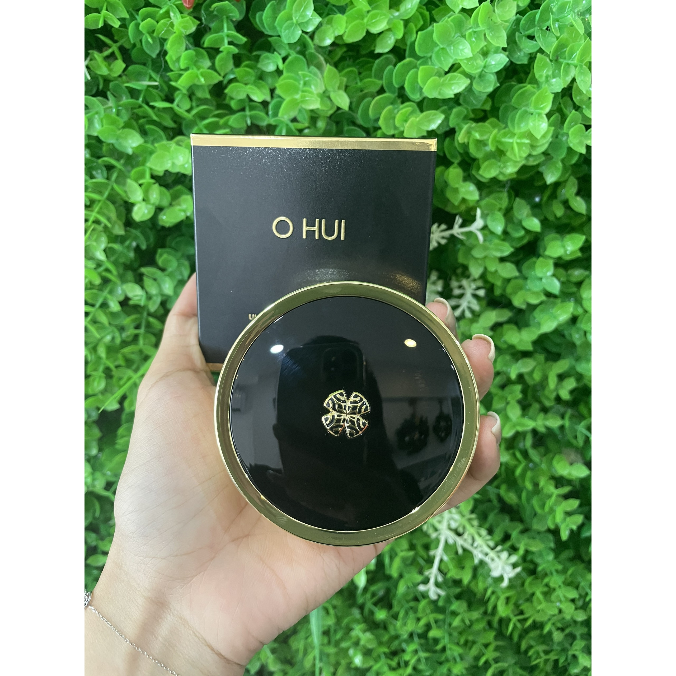 Phấn Nước Cushion Ohui Ultimate Cover Concealer Metal Cushion SPF35 PA++ (30g)