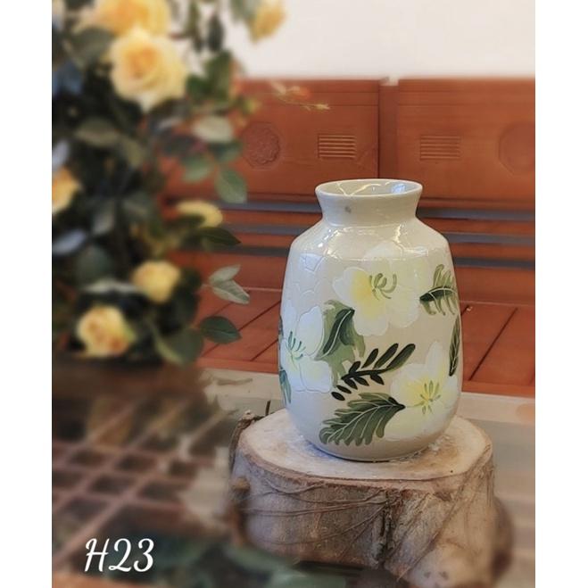 Bình cắm hoa, họa tiết phong cách mosaic. Gốm sứ Bát Tràng.