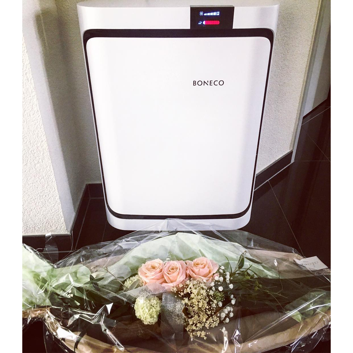 Máy Lọc Không Khí Cao Cấp BONECO P500 Chống Dị Ứng, Khử Mùi, Diệt Khuẩn, Lọc Bụi Báo Ô, Khuếch Tán/ Xông Tinh Dầu Nhiễm, Báo Ô Nhiễm - Hàng Nhập Khẩu