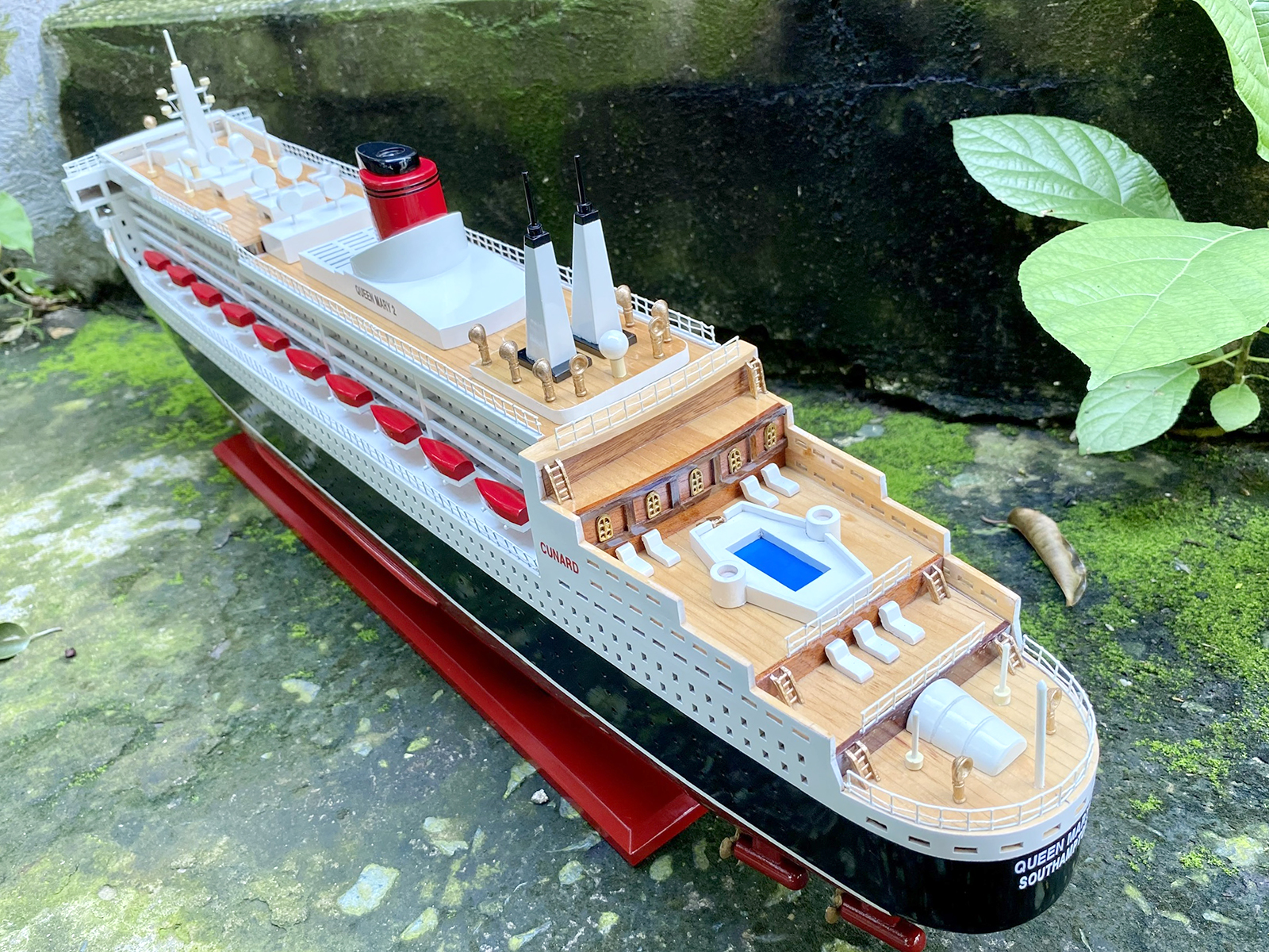 Mô hình du thuyền Queen Mary 2 size 80cm hàng cao cấp gỗ tự nhiên, thuyền gỗ trang trí, quà tặng đối tác