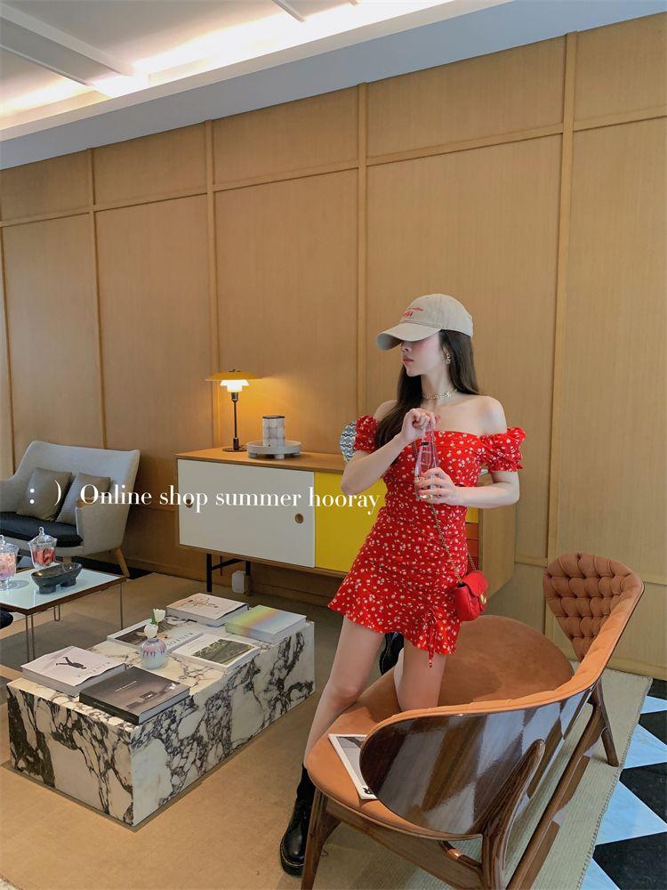 TOBE1SHOP Pháp Vintage màu đỏ mảnh hoa vuông cổ bong bóng tay áo đầm 2023 mùa hè eo cao hiển thị gầy váy ngắn nữ