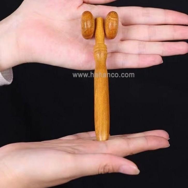 Cây lăn massage mũi mặt bằng gỗ thơm - dụng cụ mát xa mặt bằng gỗ thơm