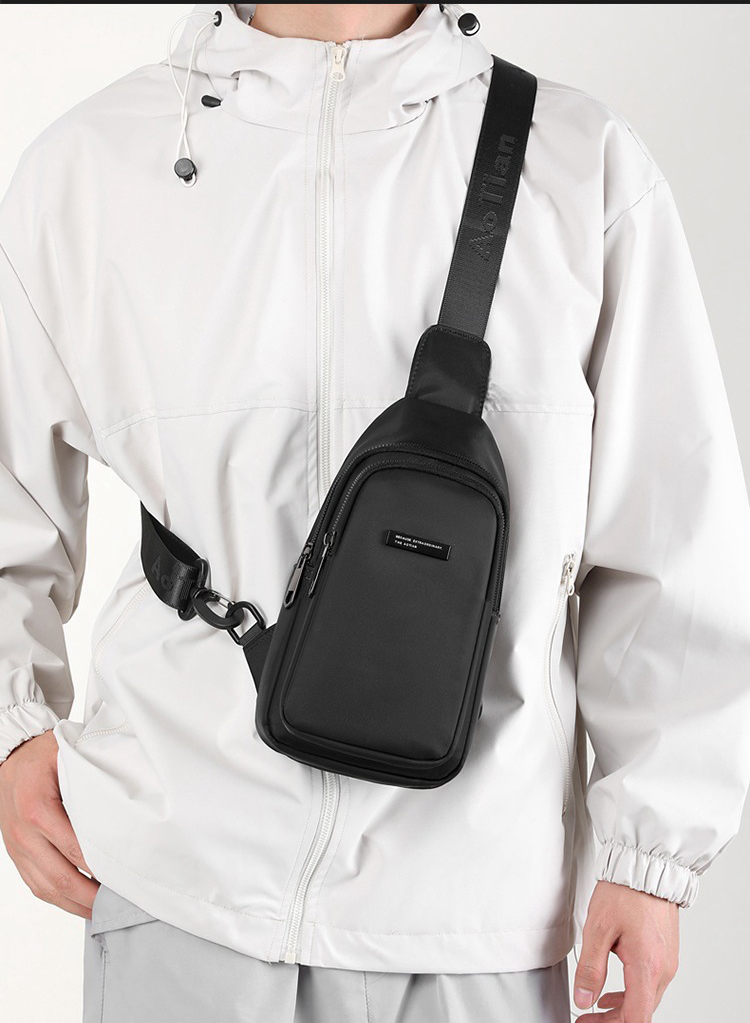 Túi đeo chéo nam phong cách mới  - BEE GEE DCN9259A