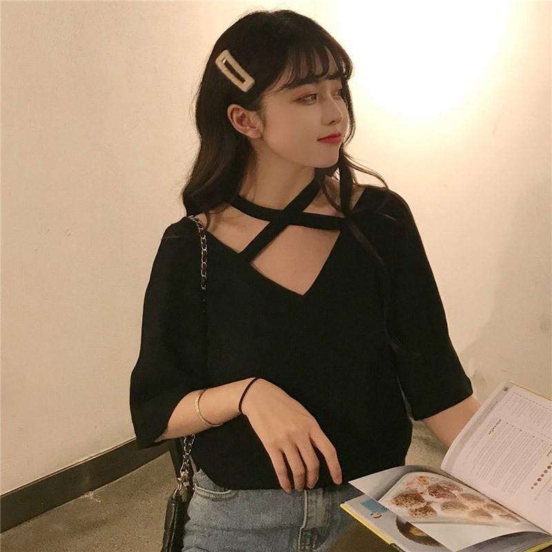 Áo thun nữ dáng rộng tay lửng cổ chữ V