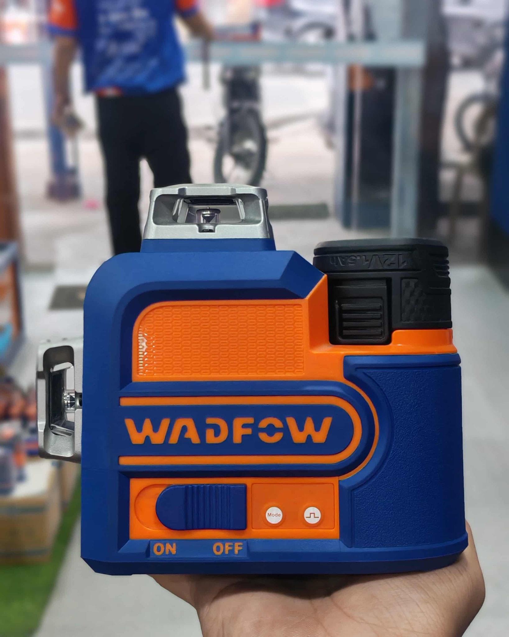 MÁY CÂN BẰNG TIA LASER DÙNG PIN LITHIUM-ION 3D 12V (3 TIA XANH) WADFOW WLE8M12 - HÀNG CHÍNH HÃNG