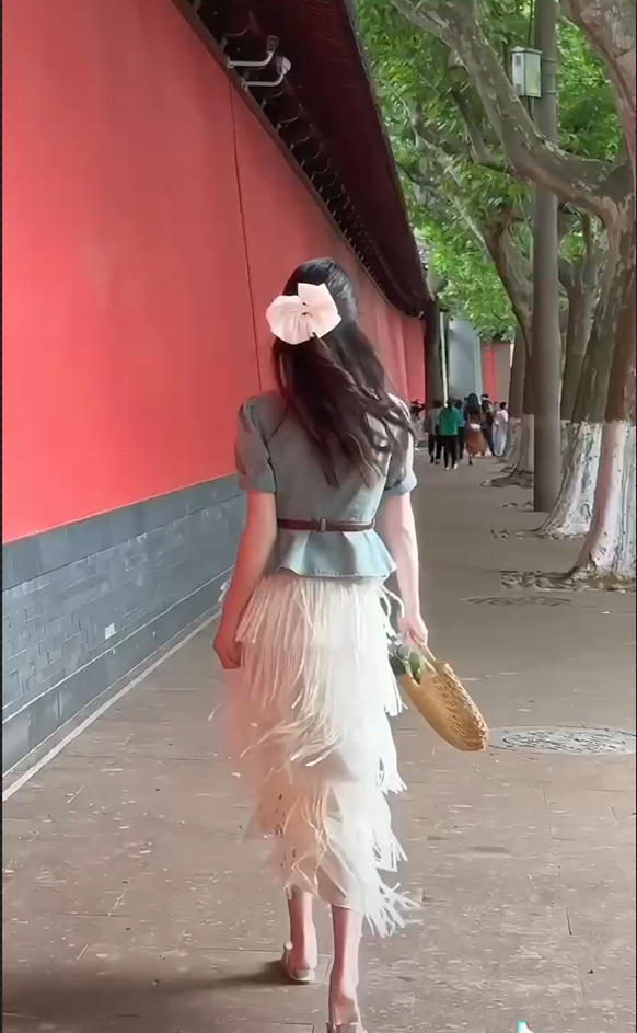 SHUANGYAN Trang phục mùa hè kết hợp với một bộ áo sơ mi cao bồi muối, khí chất, eo cao, thiết kế, váy nửa người tua rua, hai bộ đồ nữ.