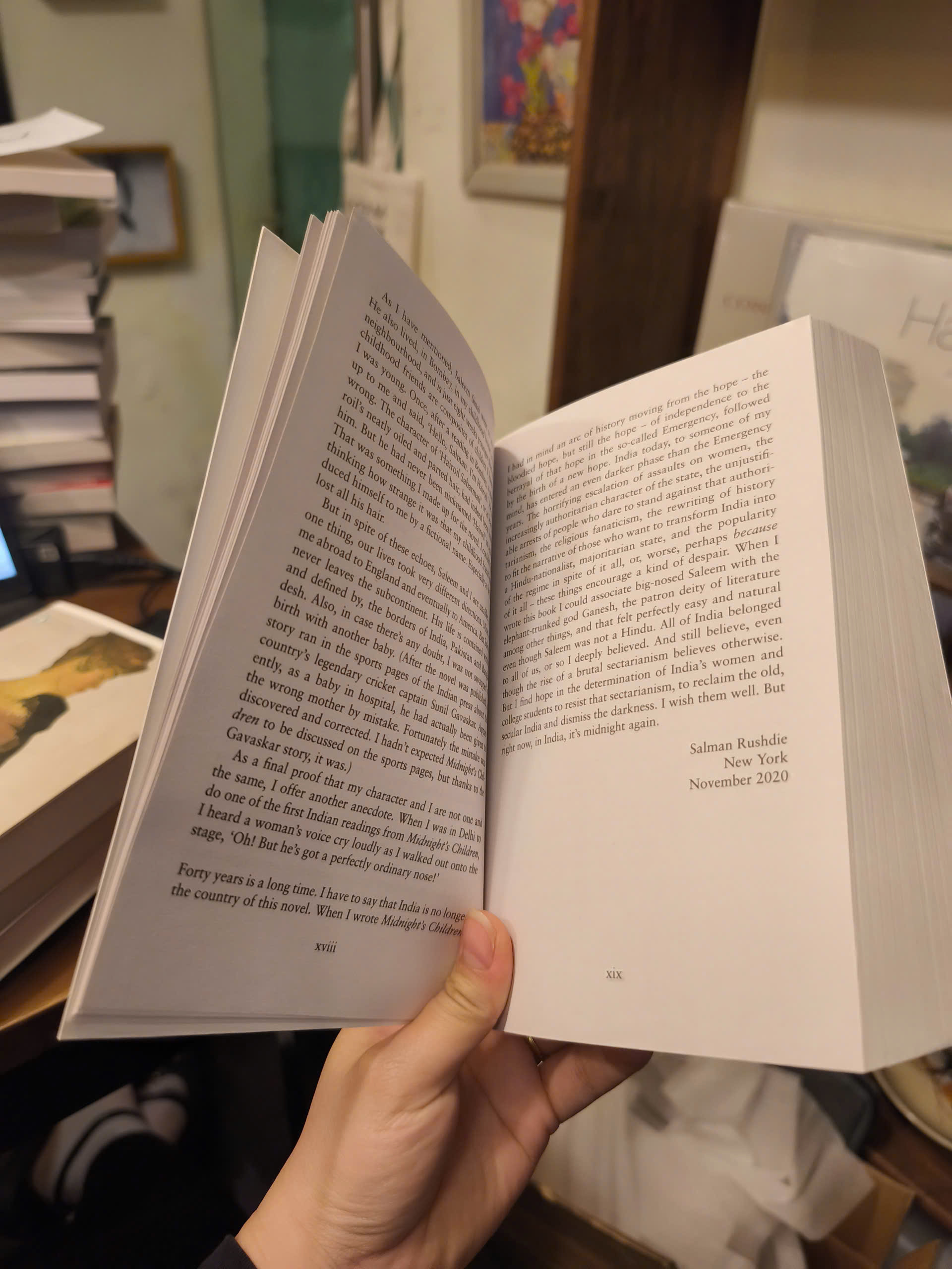 Sách - Midnight's Children by Salman Rushdie - Fiction/Magical Realism/Classics - Sách Ngoại Văn