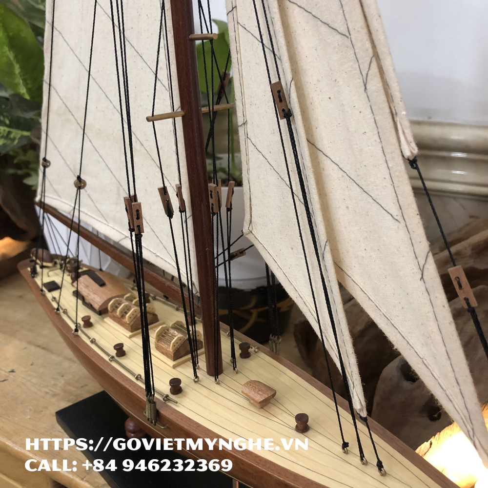 Mô hình thuyền buồm gỗ trang trí du thuyền gỗ Shamrock của Anh - Chiều Dài 50cm - Màu gỗ tự nhiên classical