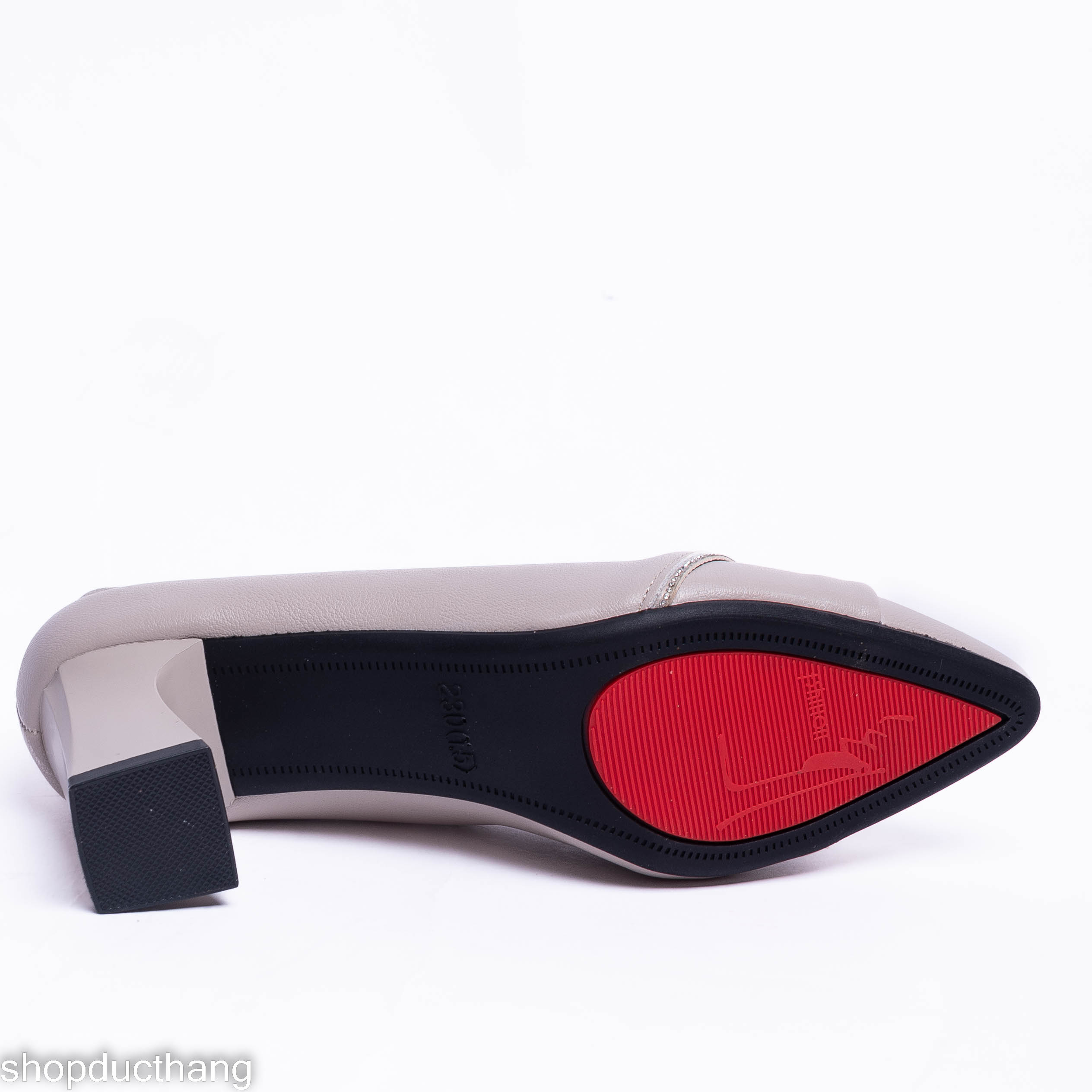 Giày bít cao gót nữ