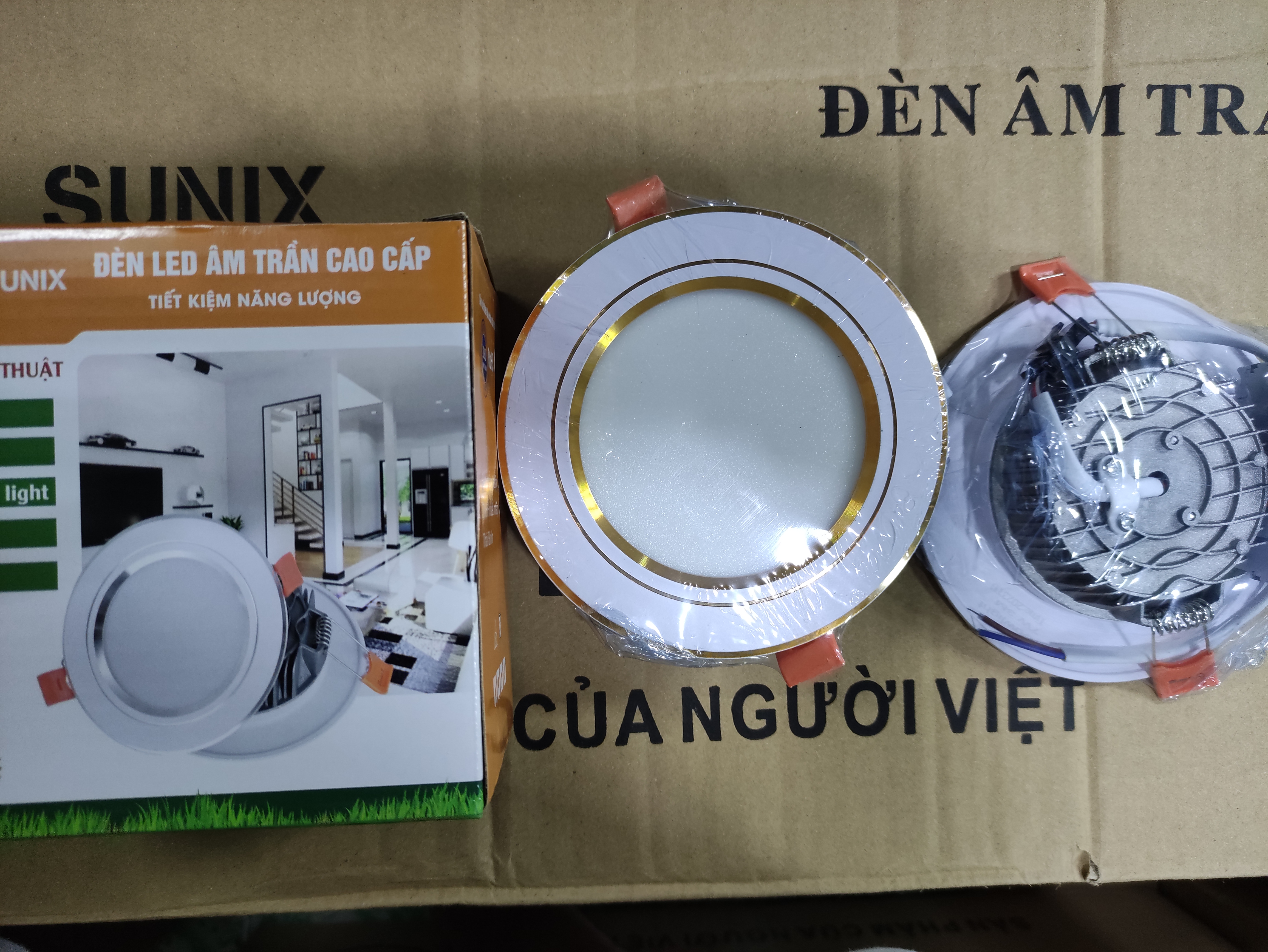 Bộ 10 đèn âm trần SUNIX cao cấp 7w 3 chế độ vền vàng đế đúc đủ công suất