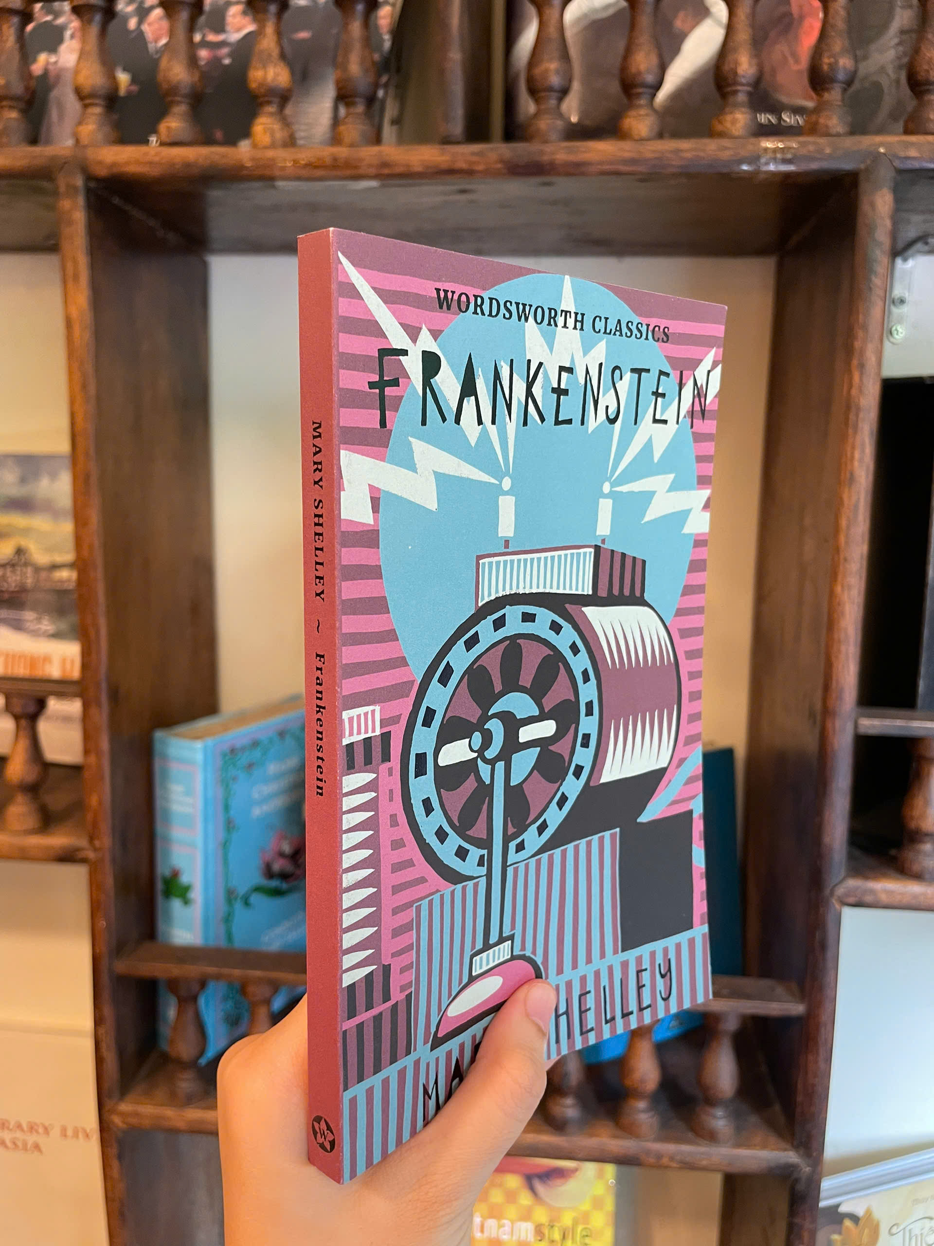 Sách - Frankenstein by Mary Shelley - Classics/Horror/Fiction book in English - sách Ngoại Văn