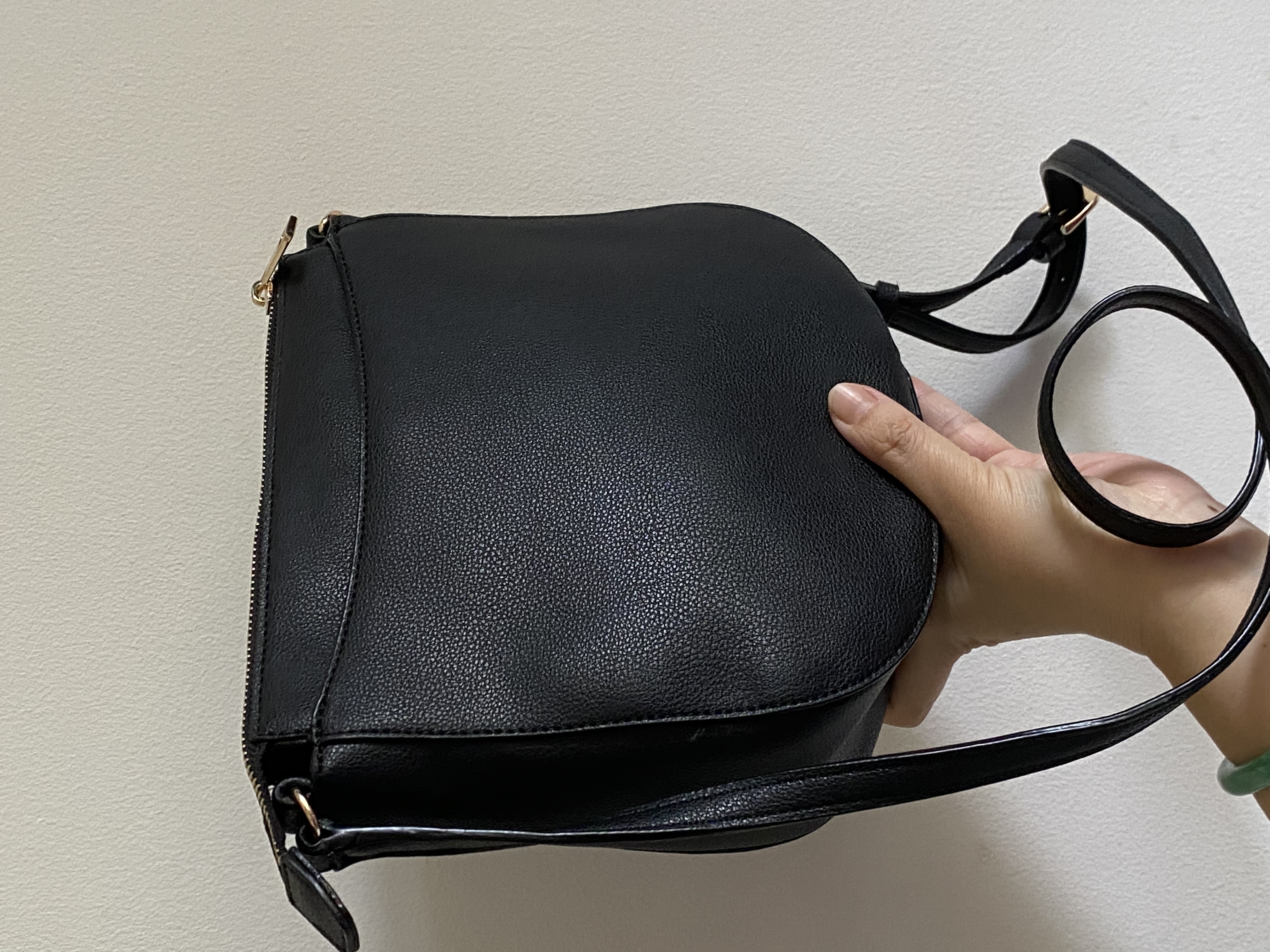 Túi đeo vai da thật quà tặng ý nghĩa