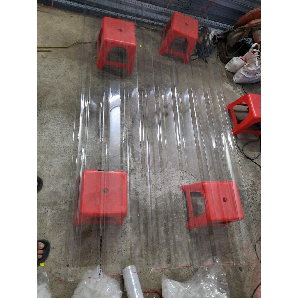 Tôn nhựa lấy sáng POLY màu trong suốt