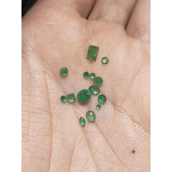 130- L CẢ LÔ hạt EMERALD LỤC BẢO (THIÊN NHIÊN)