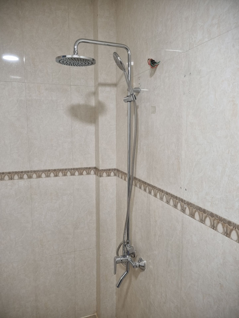 Bộ cây sen phun mưa WF-9088(FFAS9088) Neo Modern - hàng chính hãng American Standard