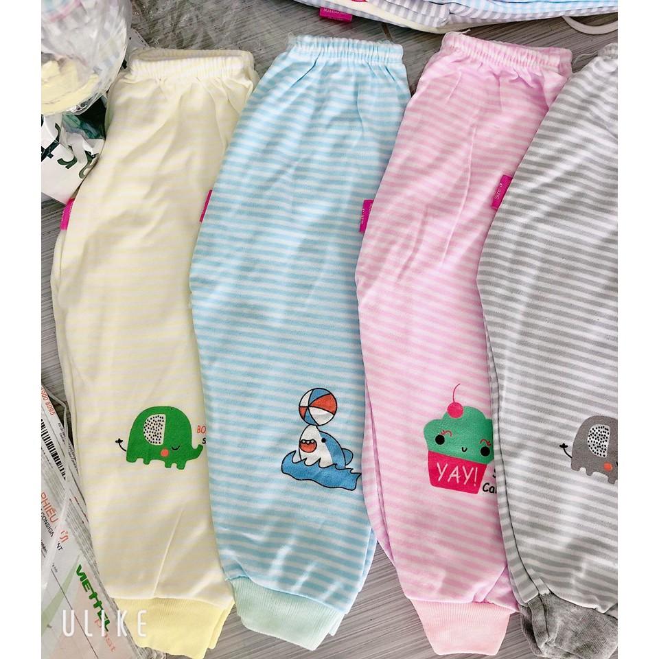 10 chiếc quần dài nỉ kẻ ấm cho bé