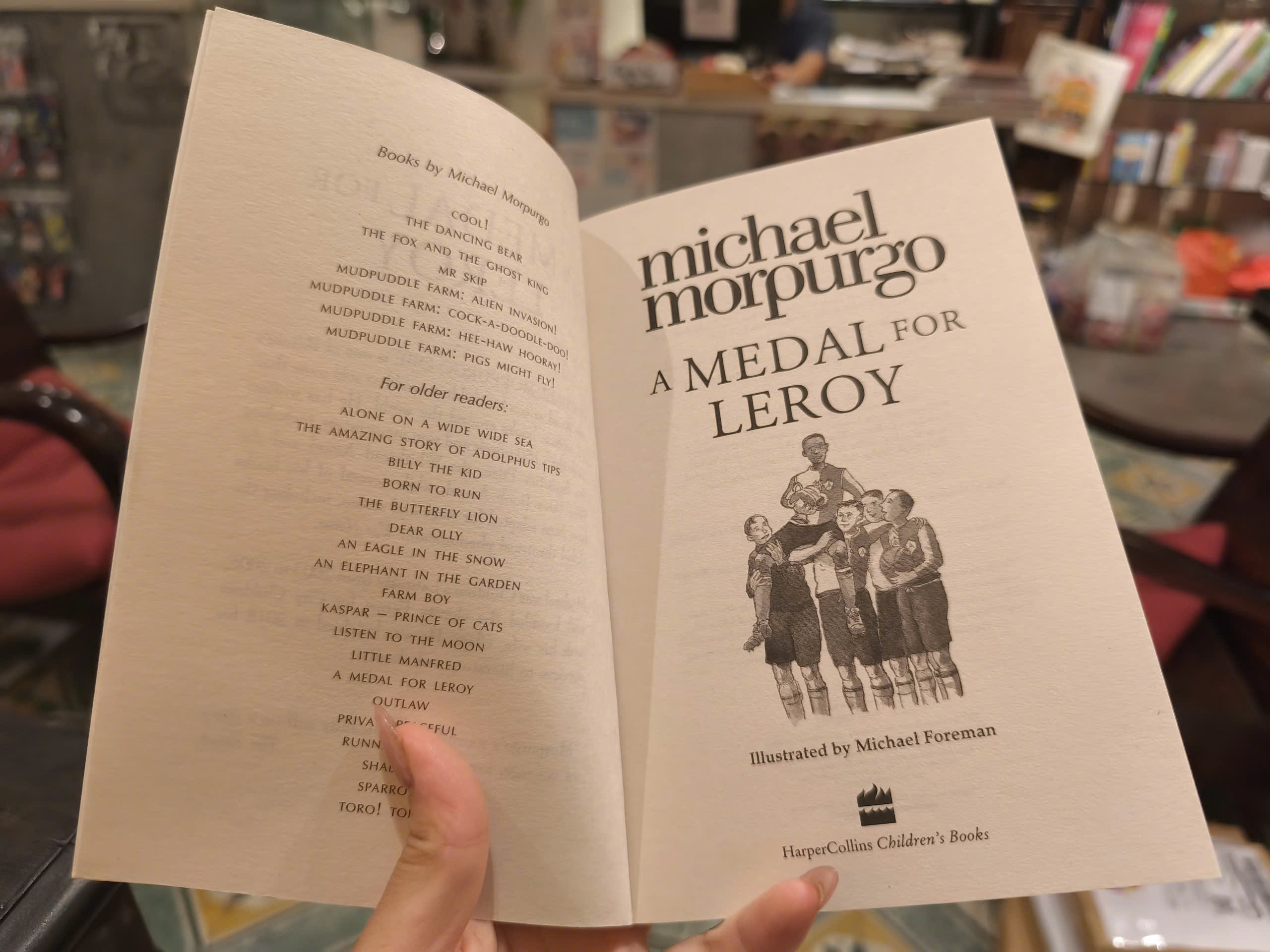 A Medal for Leroy by Michael Morpurgo - Children Picture Story book in English - Sách Ngoại Văn