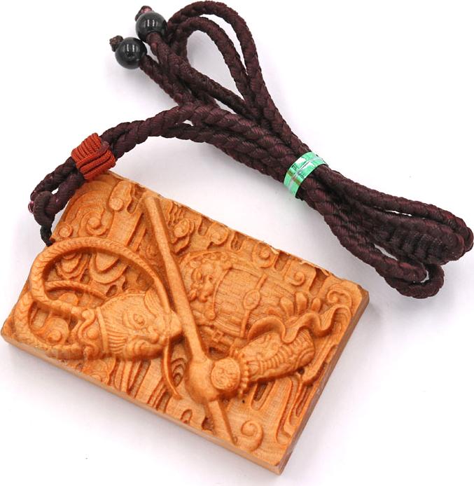 Vòng cổ mặt gỗ hoàng đàn khắc hình Tôn Ngộ Không MG41