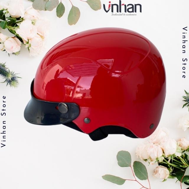 Mũ bảo hiểm trẻ em cho bé mẫu giáo mầm non rất đơn giản nhưng chắc chắn và an toàn cho bé từ 2 tuổi đến 5 tuổi, nón bảo hiểm bảo hộ cho bé rất đẹp màu đỏ Vinhan MBH07