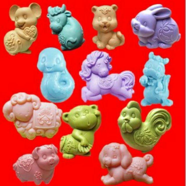 Bộ khuôn silicone 12 con giáp