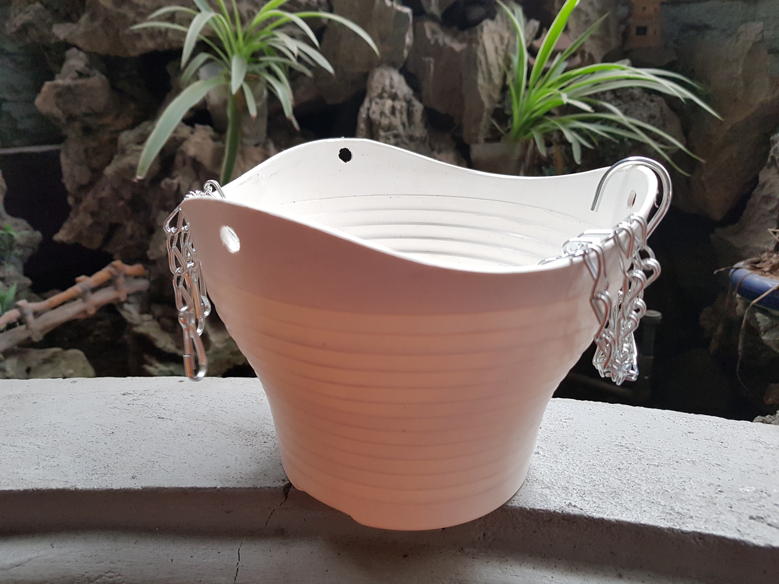 5 Chậu Sóng Trồng Hoa Bằng Nhựa Có Móc Treo Đường Kính Miệng 18cm