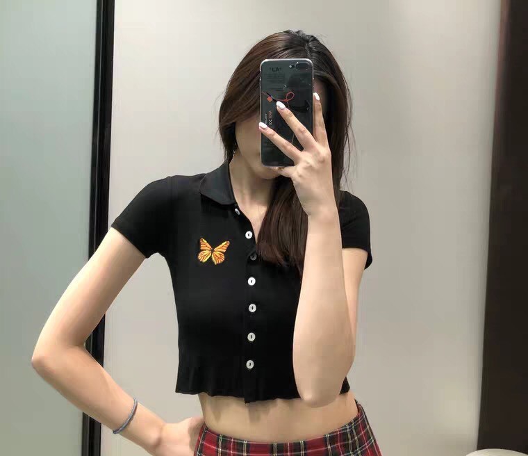 Áo croptop in hoạ tiết tay ngắn cực xinh