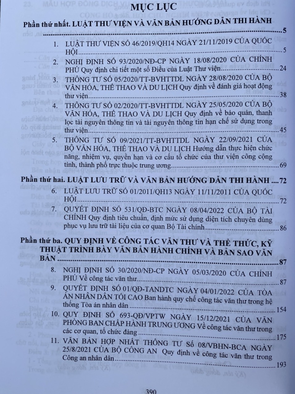 Cẩm nang nghiệp vụ công tác thư viện và văn thu lưu trữ hướng dẫn quy tắc trình bày thể thức kỹ thuật soạn thảo văn bản hành chính và mẫu hợp đồng thường dùng