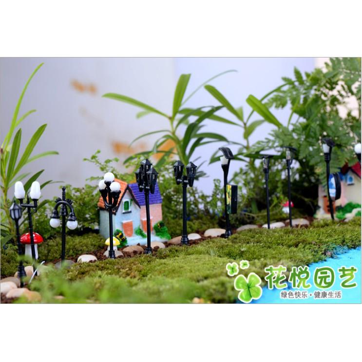 KHO-HN * Mô hình cột đèn lục giác có bóng LED 3V để trang trí nhà búp bê, tiểu cảnh