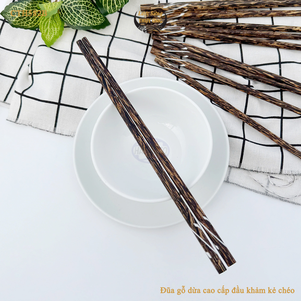 Đũa Gỗ Dừa Đen Khảm Kẻ Chéo HAHANCO An Toàn Đẹp Mắt Dùng Cho Quán Ăn Gia Đình - CTH582B