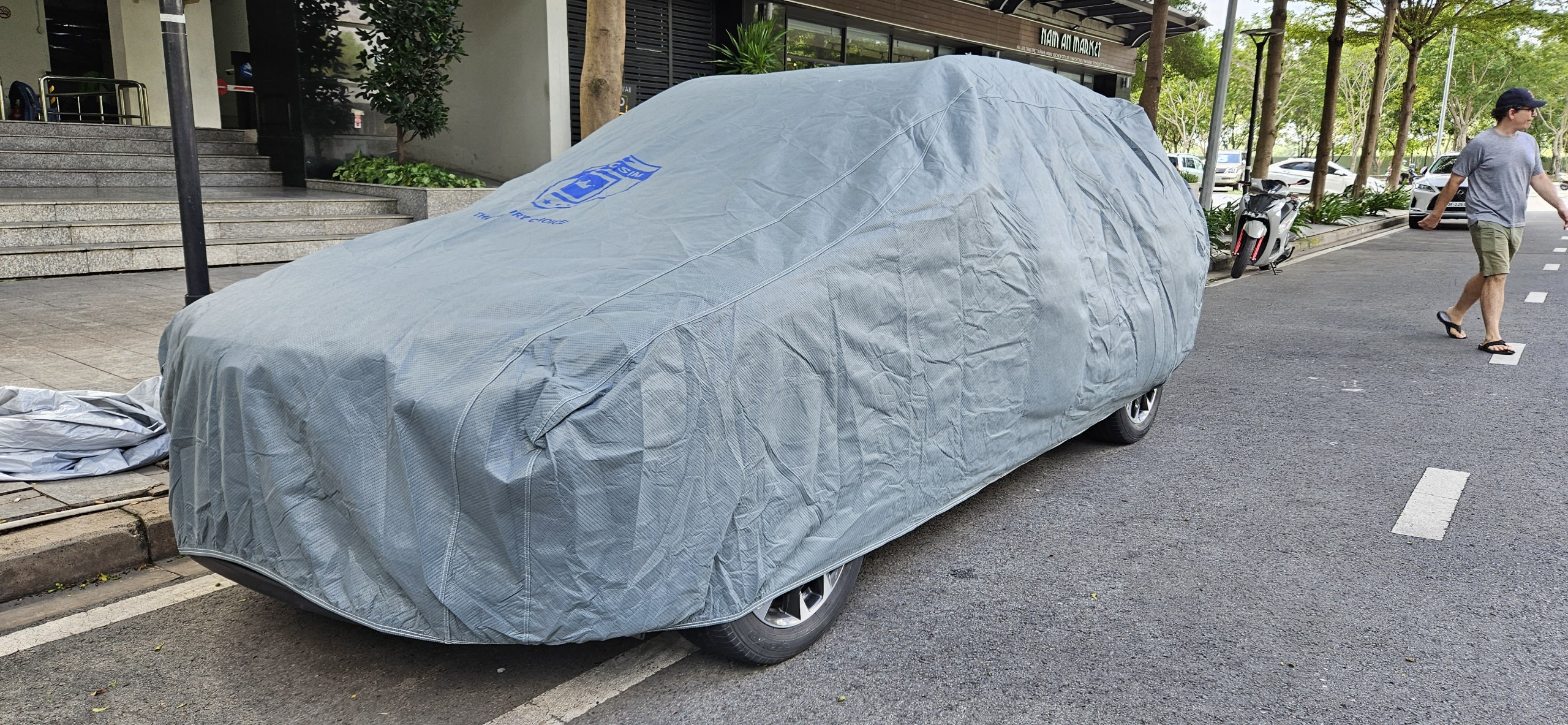 Bạt phủ ô tô chất liệu vải không dệt cao cấp thương hiệu MACSIM dành cho hãng xe Kia Sorento màu ghi - bạt phủ trong nhà và ngoài trời