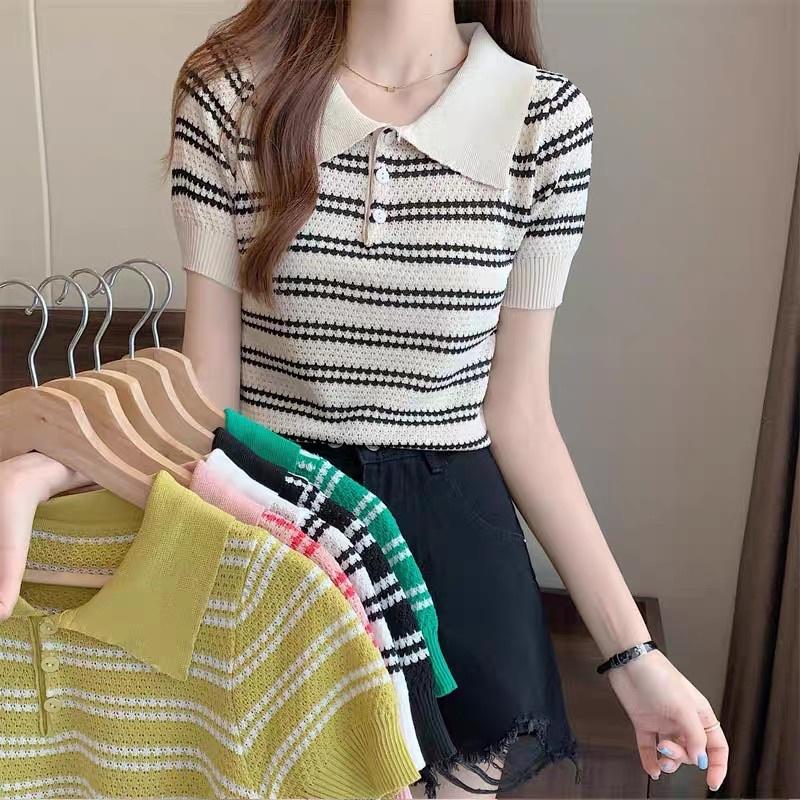 Áo len nữ Montoghi dệt kim Quảng Châu cổ phối nút họa tiết SỌC NGANG GỢN SÓNG thanh lịch và xinh xắn