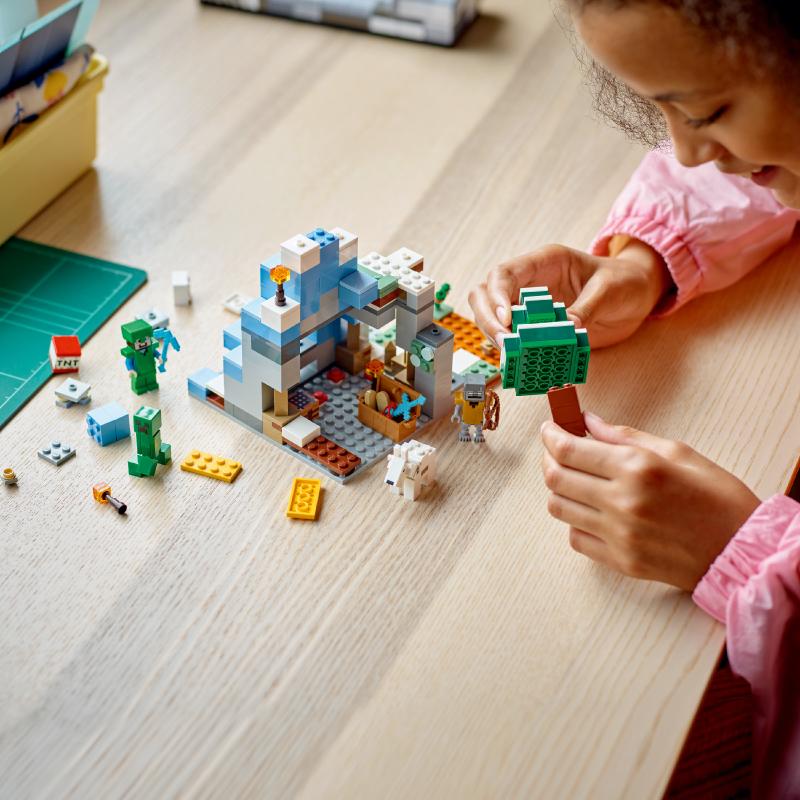 Đồ Chơi LEGO Minecraft Đỉnh Núi Băng Giá 21243 (252 chi tiết)