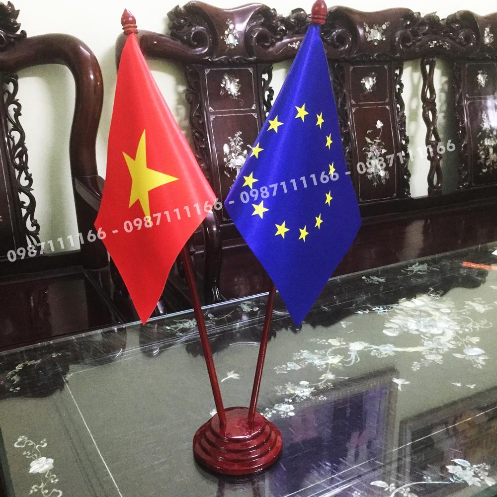 Cờ Để Bàn Đế gỗ Việt Nam - EU